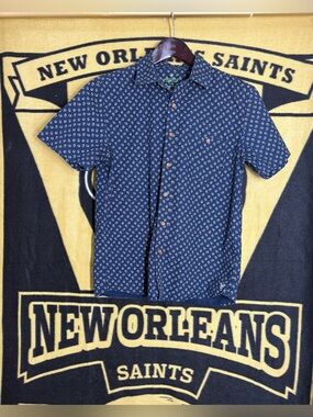 American Eagle Outfitters•Slim Fit•Button Down•Short Sleeve•Men’s•Medium